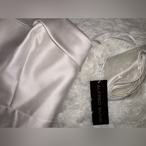 NEW Alfred Sung Strapless Ivory Satin Trumpet Gown SZ 6 - Picture 8 of 10